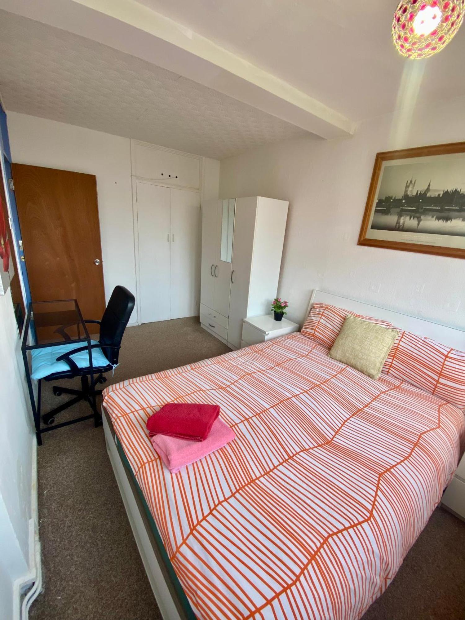Cosy 3 Bed Apt, Old Truman Brewery! Brick Lane, London, E1 Eksteriør billede
