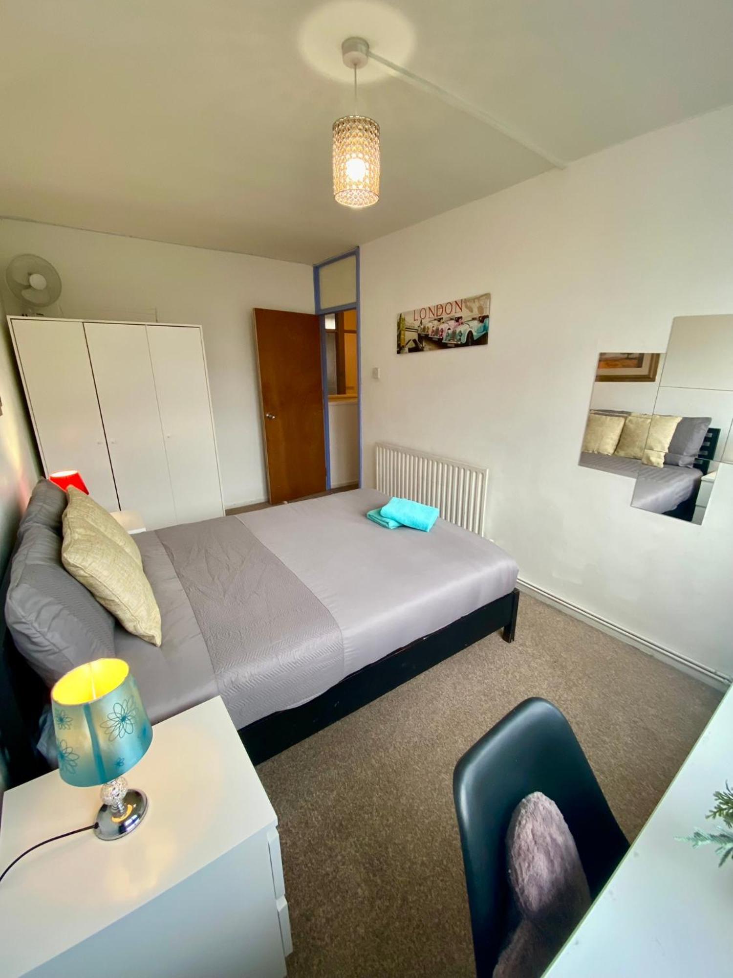 Cosy 3 Bed Apt, Old Truman Brewery! Brick Lane, London, E1 Eksteriør billede